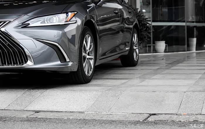 【图】es300h 这种灰色怎么样?_雷克萨斯es论坛_汽车之家论坛