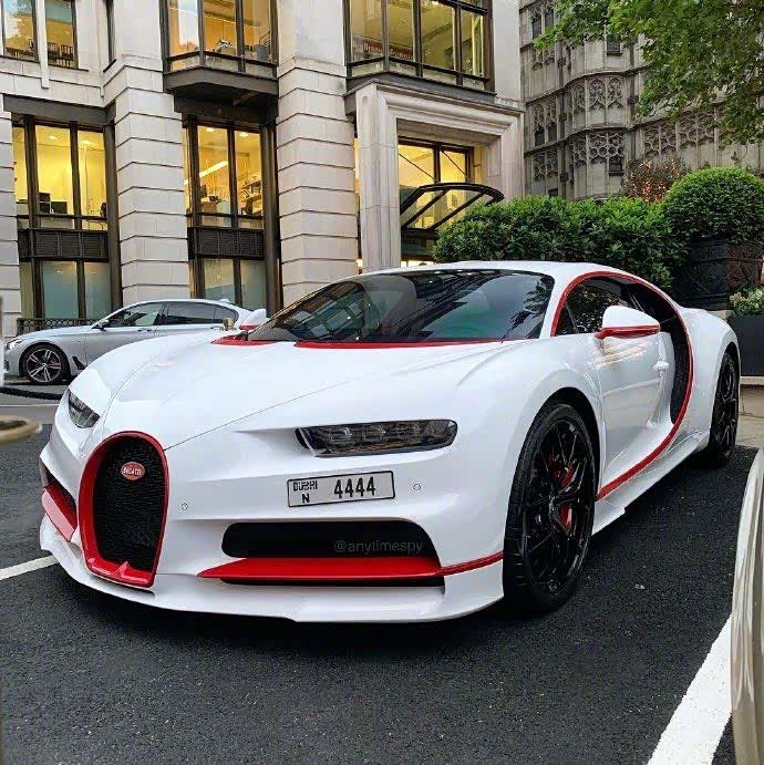 白色布加迪chiron,简直帅爆了!