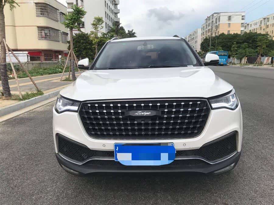 众泰t700,外观颜值还是很不错的