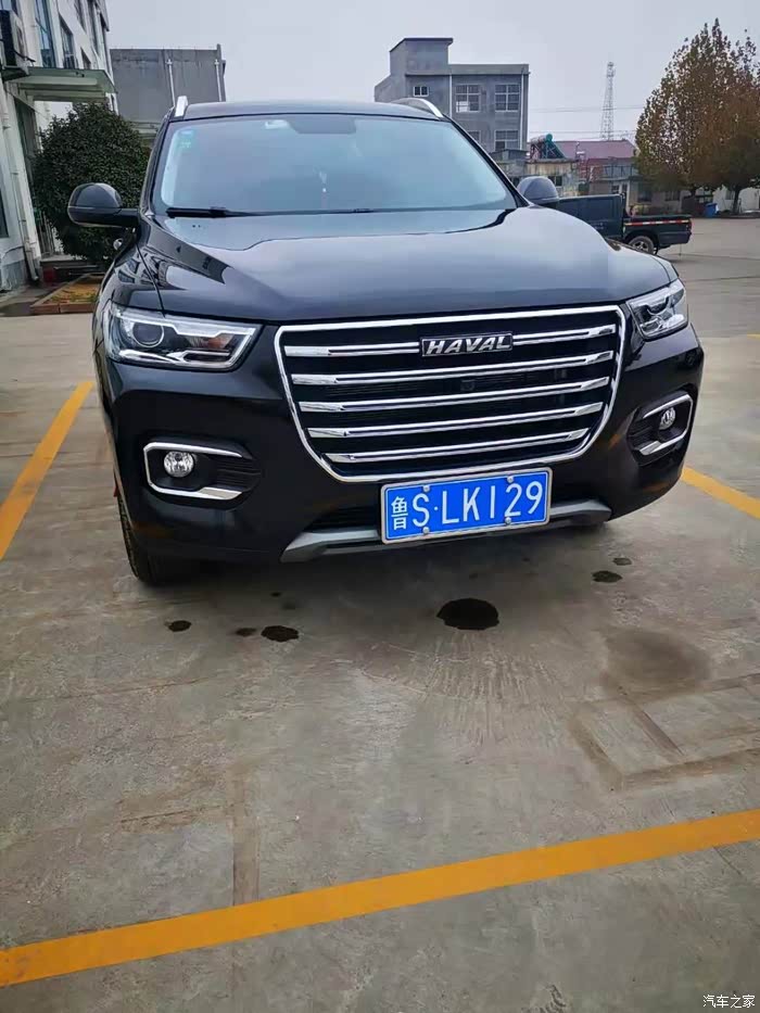 露个正脸看看这绝版的鲁s车牌,现在莱芜都是鲁a的车牌了, 鲁s已经慢慢