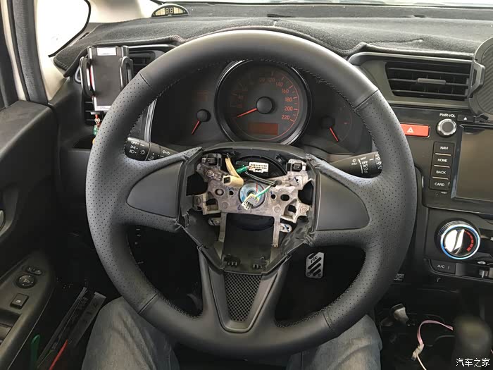 【图】问下飞度的内后视镜挂件怎么挂上去,