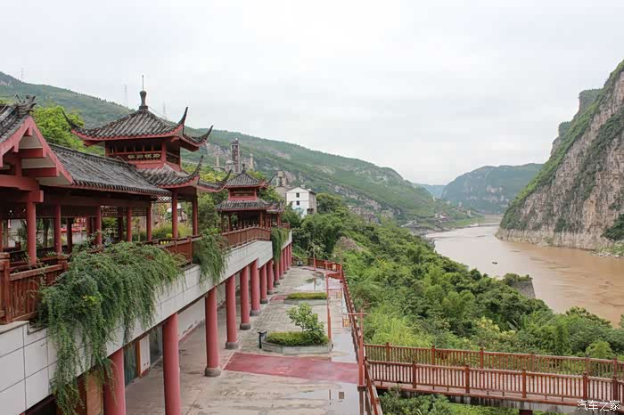 【"逸"起嗨一夏】行走乌江画廊,小5陪我一路同行    此观景平台位于