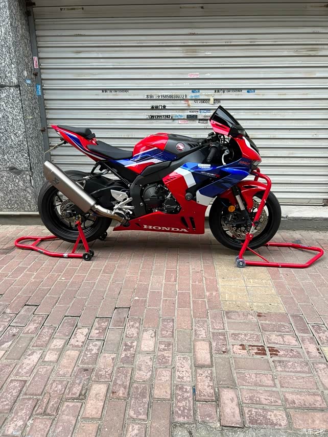 本田cbr1000rrr