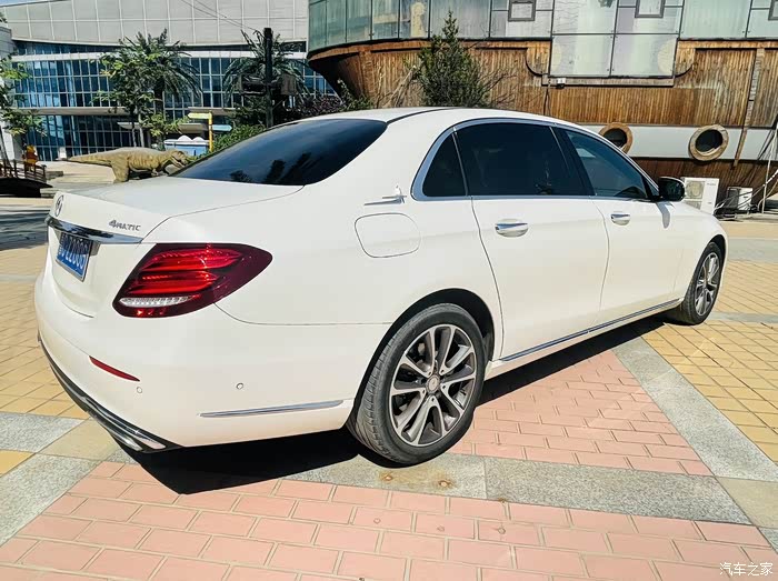 出17款奔驰e200四驱山东淄博