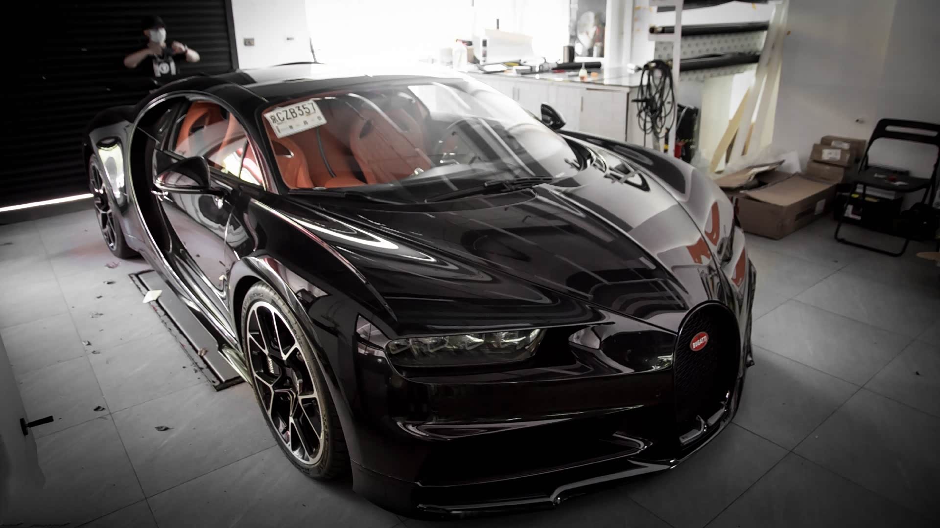 黑色的车身最具神秘色彩的布加迪