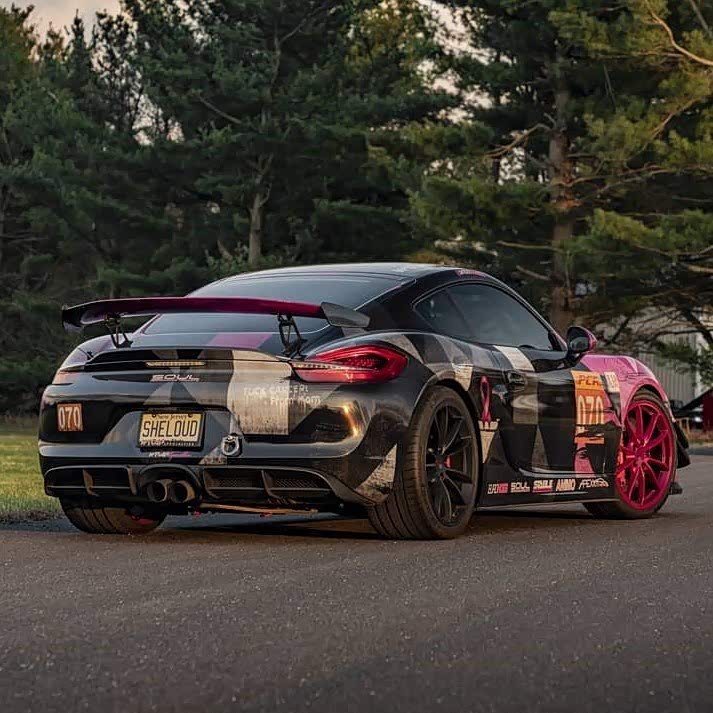 战损赛车涂装的保时捷cayman gt4