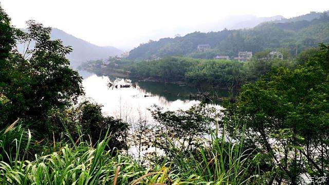 青龍鄉地處寧國市西郊青龍湖生態旅遊區北部