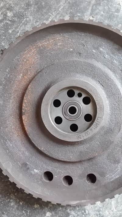 换大飞轮小轴承r6000