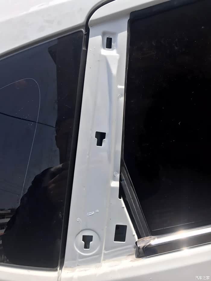 飞度c柱后车门外饰板坏了如何拆卸
