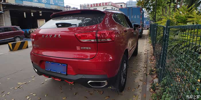 喜欢上海车展秀出的长城炮皮卡也喜欢胯下的这只f5大红鹰