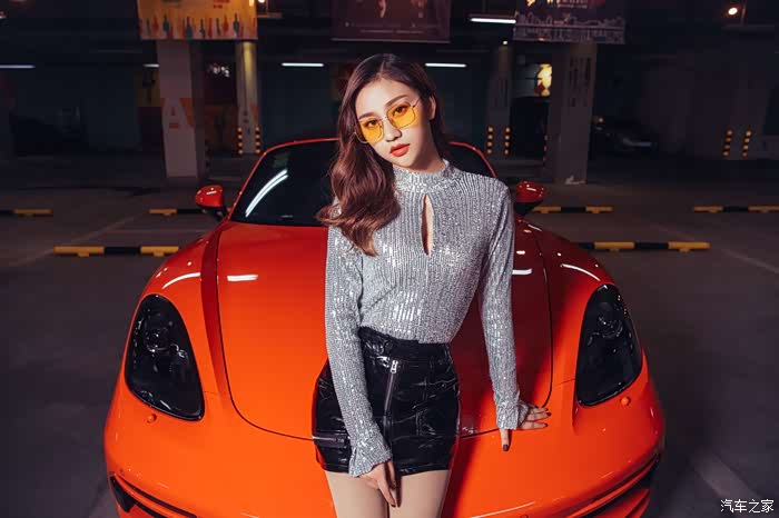 女神kiki喜提保时捷718敞篷美女长腿大片全都有