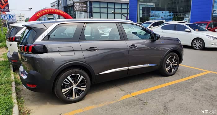 现在青岩灰7座也可以订,这个就是7座旗舰.