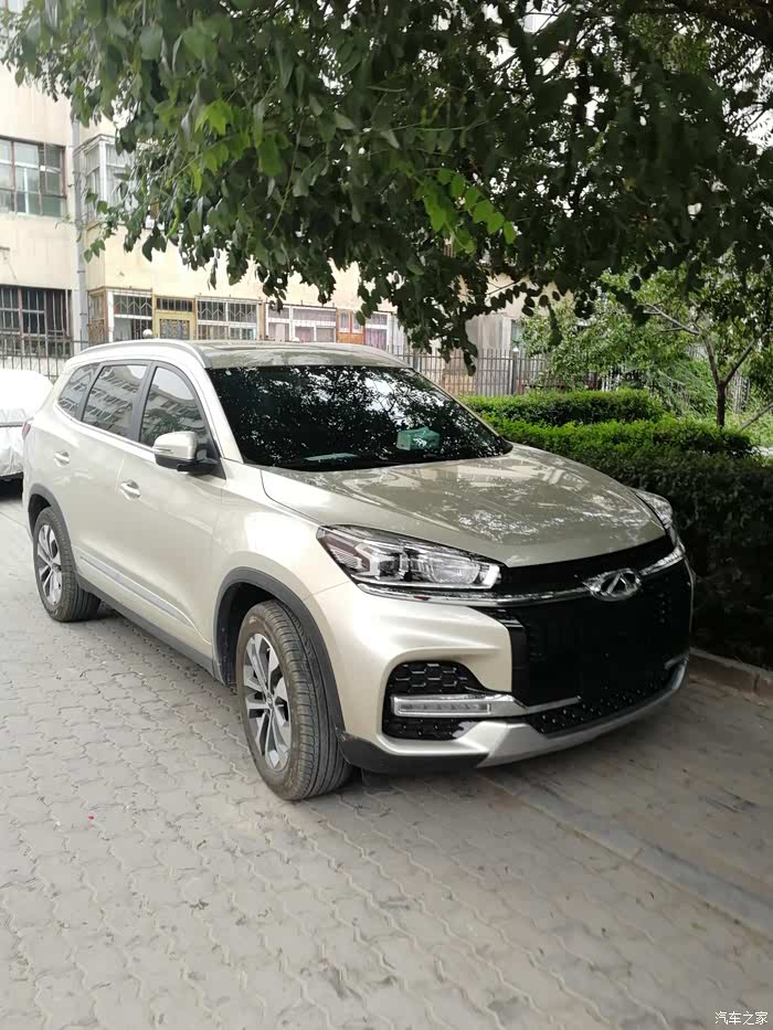 瑞虎8选钛金灰还是白色?