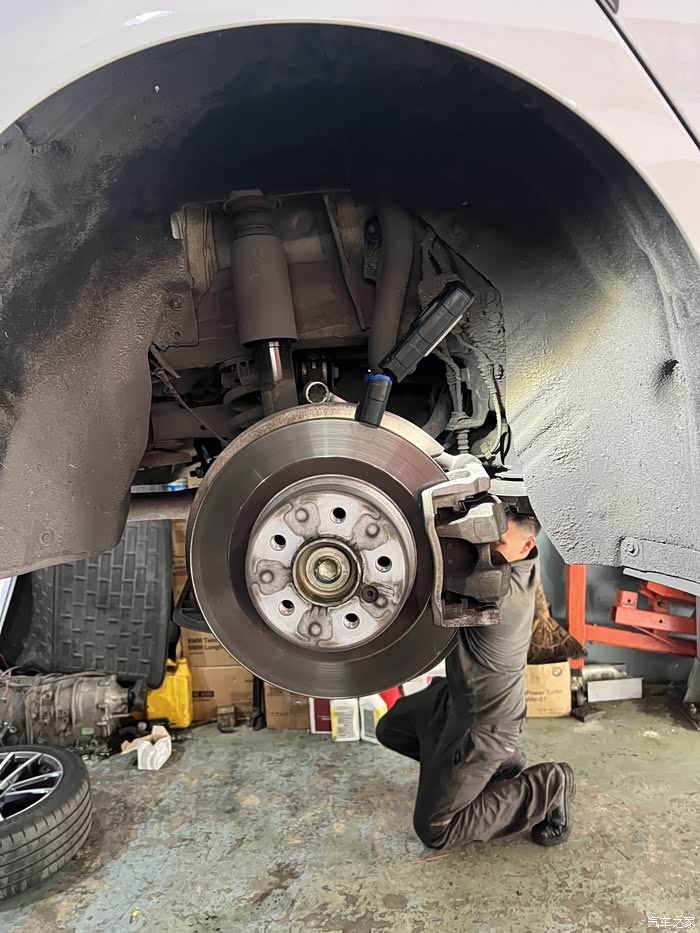 【图】外面维修店更换后刹车片_宝马3系论坛_汽车之家论坛