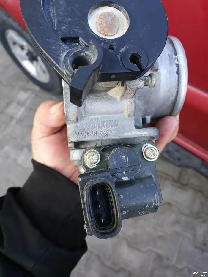 更换吉姆尼节气门位置传感器和怠速马达(吉姆尼频繁怠速熄火)