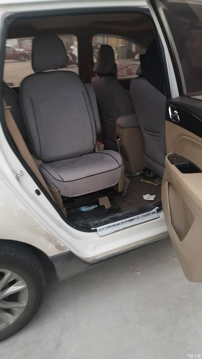 16款15l宝骏730简单改旋转座椅旋转变床车
