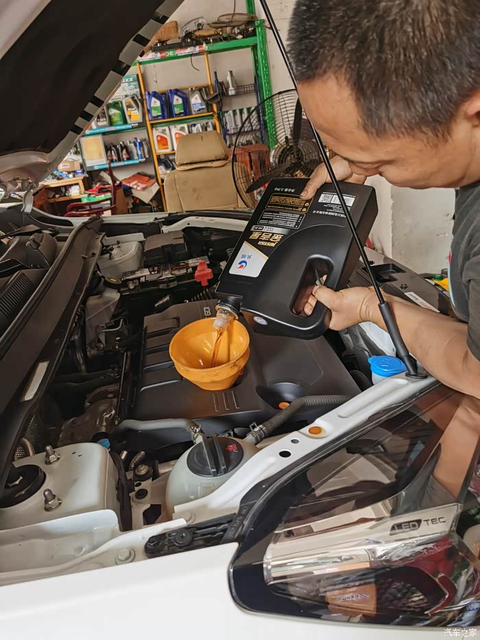 汽车之家android版 又来换机油咯～ 上一次换机油是4月份,开到现在有8