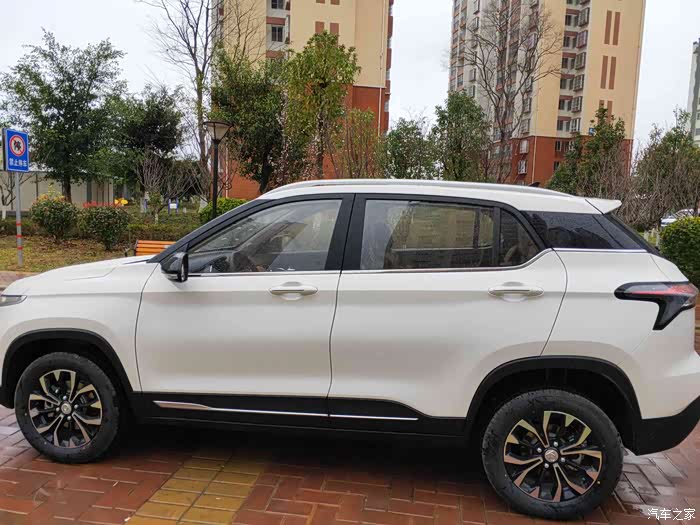 申精喜提白色宝骏510