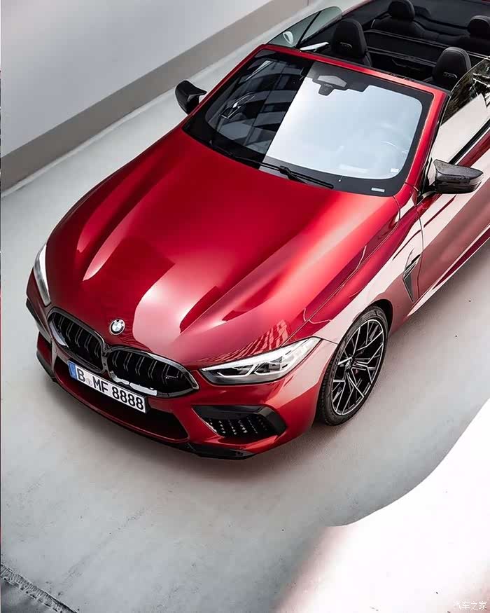 大红色的宝马m8 competition,致命的诱惑