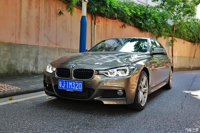 【图】《路上罕物》帅气雪松灰提车作业_宝马3系论坛_汽车之家论坛