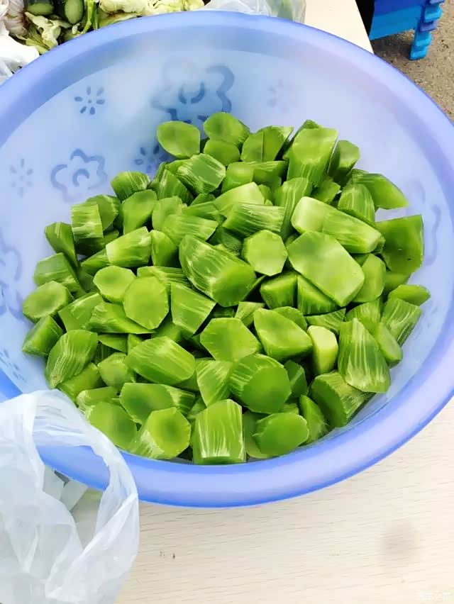 切好的莴笋块