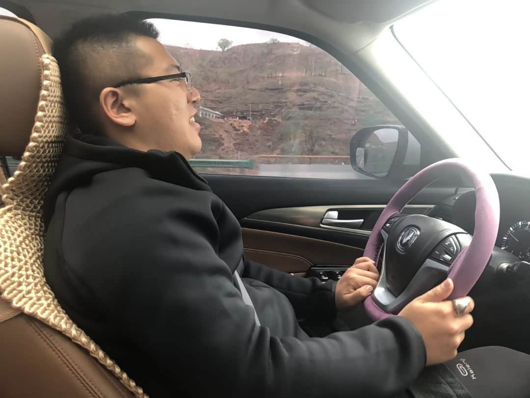 老婆拍我正在开车样子