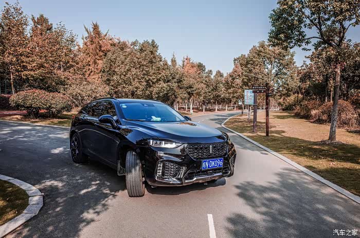 二十万分之一#黑武士vv7的深秋大片,霸气不减