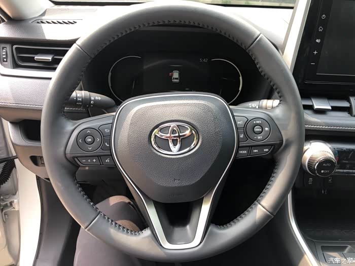 【图】我想问,塑料的方向盘如果包皮的话,会突兀吗_rav4荣放论坛_汽车