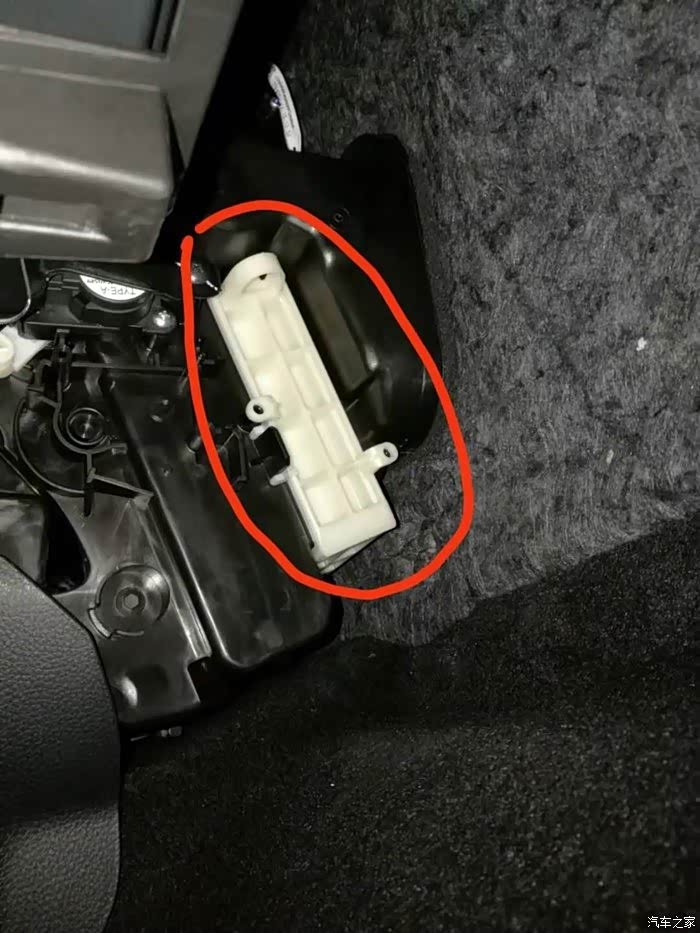 逍客空气滤芯好更换吗?