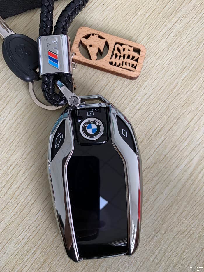 722 | 回复: 11 宝马5系论坛 液晶钥匙各位有买的嘛 4s报价多少啊?