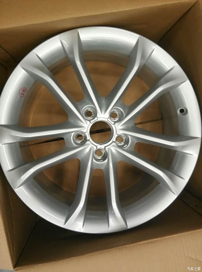 【图】出全新原装q3 18寸原厂轮毂_奥迪q3论坛_汽车之家论坛