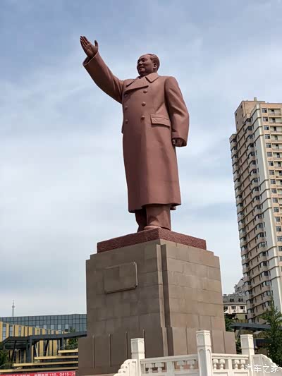 吃完饭去接替同伴战斗坐滴滴路过方丹东火车站