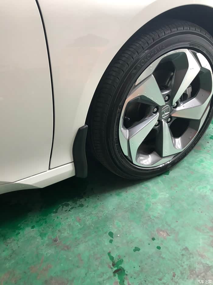 十代雅阁装了挡泥板的进来看看