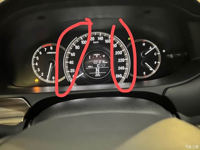 95代雅阁仪表盘绿灯白灯的问题