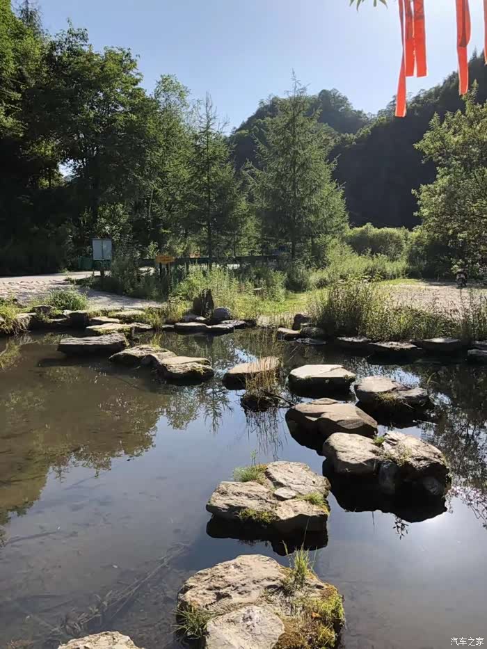 空山幽谷让人沉浸其中的自然风光