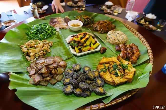 和北汽幻速s7一起品舌尖上的美食--壮乡蕉叶簸箕宴