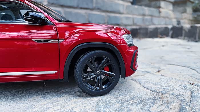 【图】【车模分享】城墙下的红色途昂x,很惊艳!