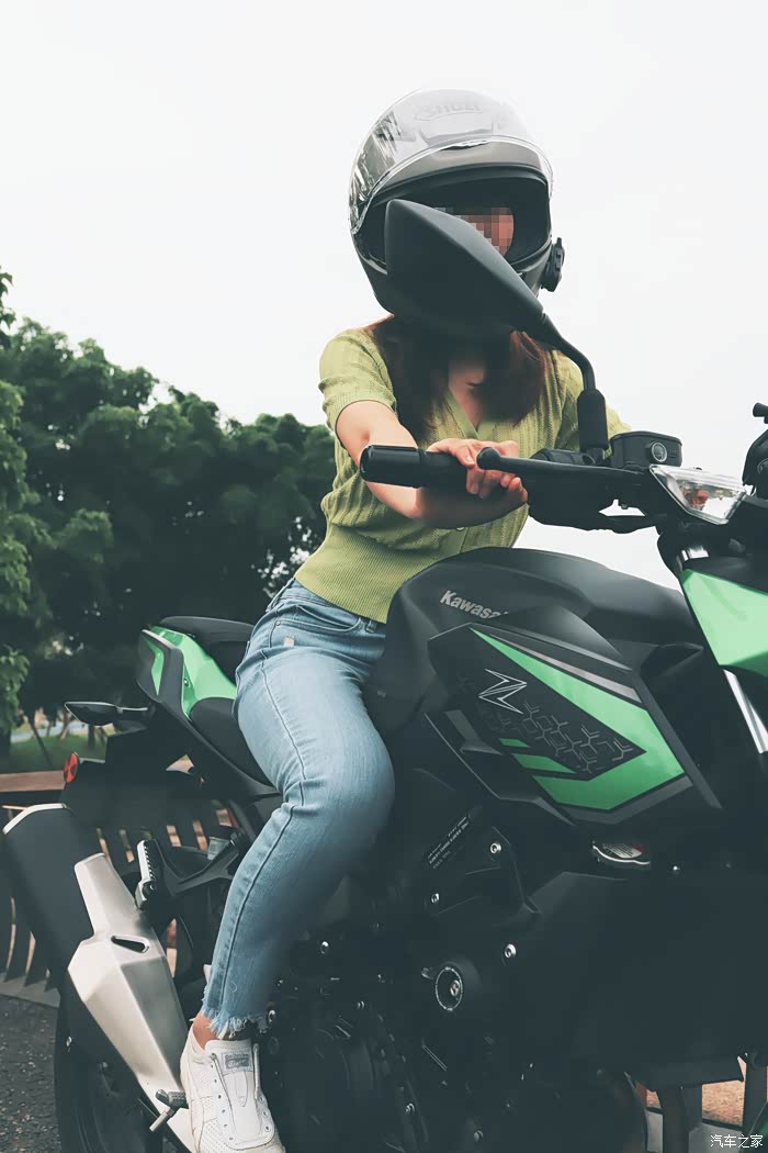 川崎kawasakiz400一年一万公里小结文末有美女骑士当模特