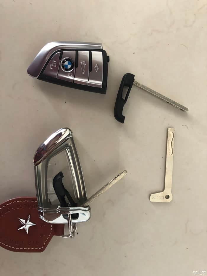 2把刀锋,把,里面机械钥匙有2把.