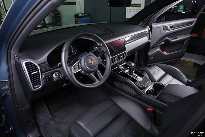 18款卡宴碳纤维内饰作业完美无比