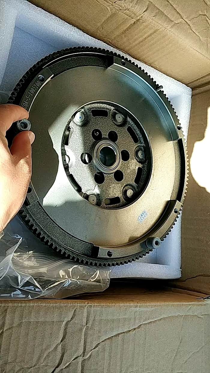 大家帮忙看看这个飞轮正常么