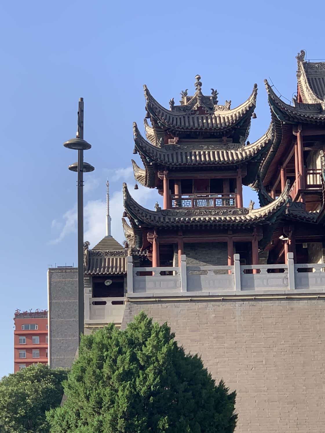 银川的鼓楼标志性的建筑值得参观一下