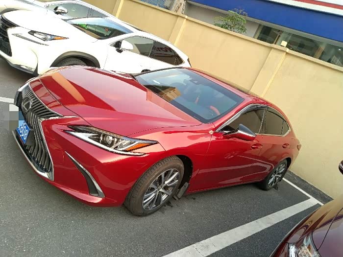 【图】es红色实车求图!_雷克萨斯es论坛_汽车之家论坛