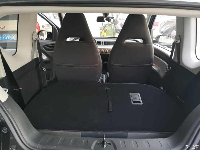 体验四座电动车-五菱宏光mini