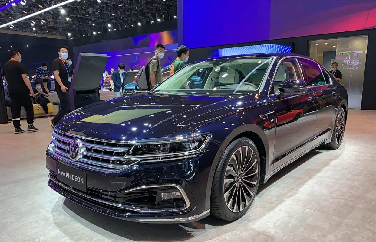新款大众辉昂来袭20t19寸轮毂颜值提升不输a6