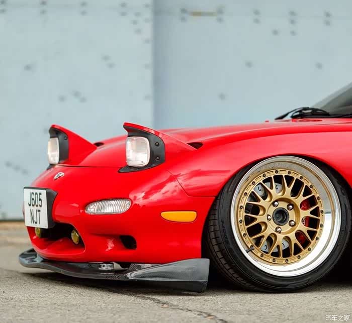 马自达rx7骚红色真的很漂亮