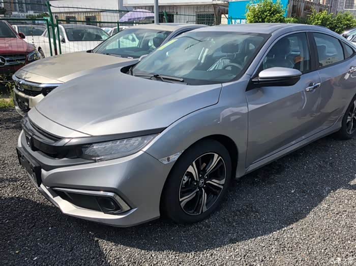 谁有思域圣辉银实拍图