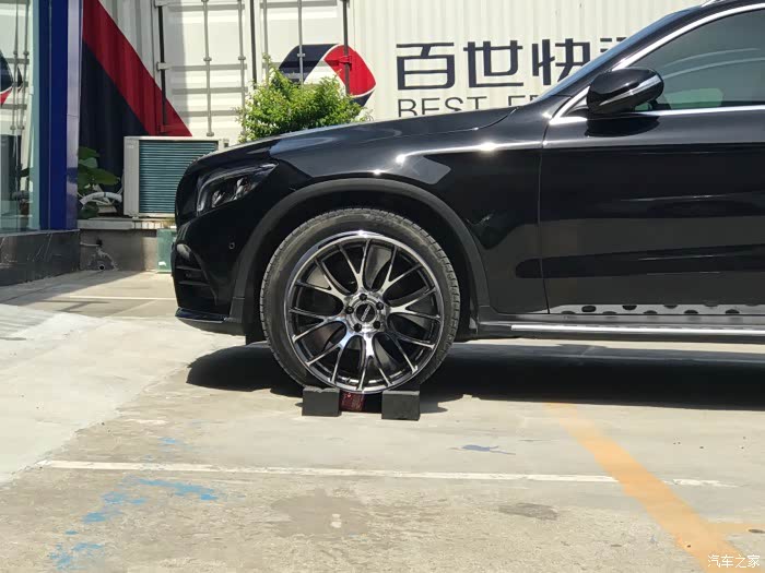 关于奔驰glc300改装glcamg63黑色轮毂