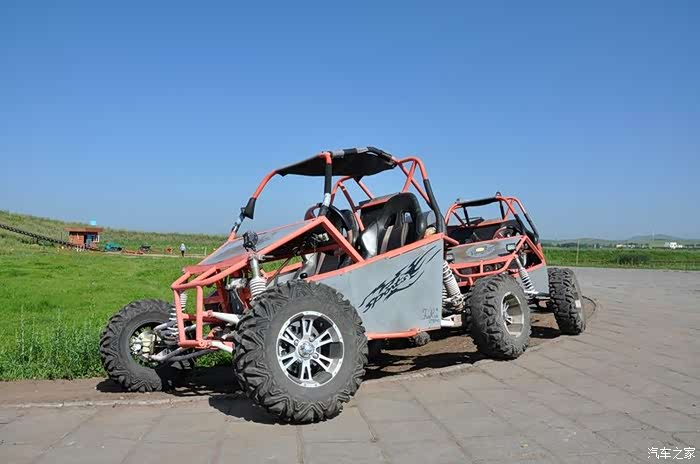 湿地公园内体验卡丁车