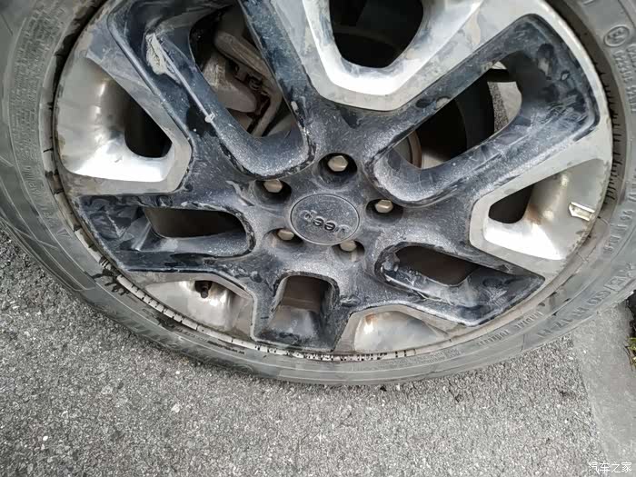 轮胎渗油怎么回事